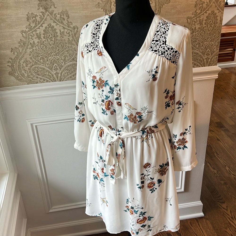 DR2| Floral w/ birds 3/4 Sleeve dress Size small